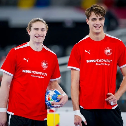 NORDWEST-präsentiert-sich-exklusiv-auf-den-Trainingsshirts-der-Männernationalmannschaft-des-Deutschen-Handballbundes-DHB