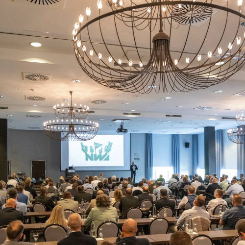 Opening speech in the hall at the Stahlverbund PHOENIX 2024 meeting