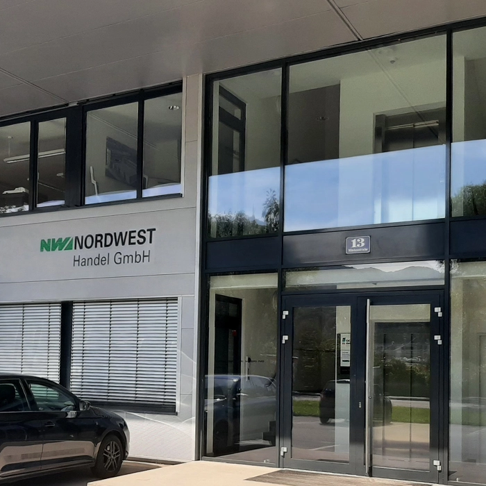 Eingangsbereich der NORDWEST Handel GmbH in Salzburg-Österreich