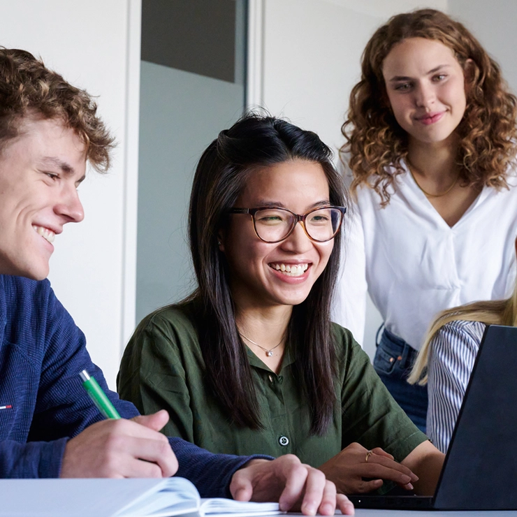 Les jeunes professionnels de NORDWEST s'amusent au travail