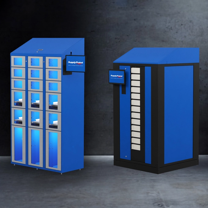 Zwei Warenausgabeautomaten, aus denen im Betrieb beispielsweise Arbeitsschutz-Artikel oder C-Teile unbürokratisch und schnell entnommen werden können