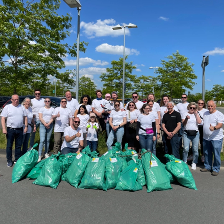 NORDWEST-is-volunteering-and-collecting-waste