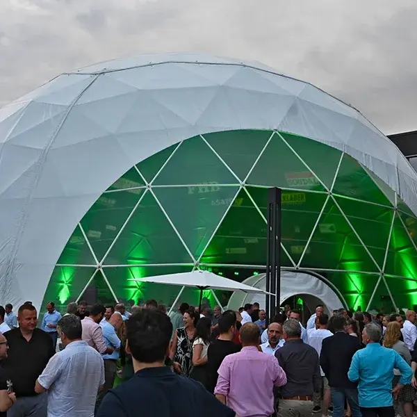 A dome-shaped marquee was set up next to the company building for the NORDWEST Kuppeltreffen Handwerk & Industrie.  