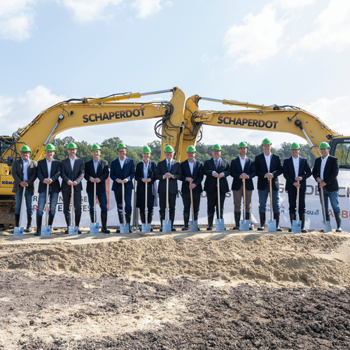 People at the ground-breaking ceremony for the NORDWEST central warehouse in Alsfeld